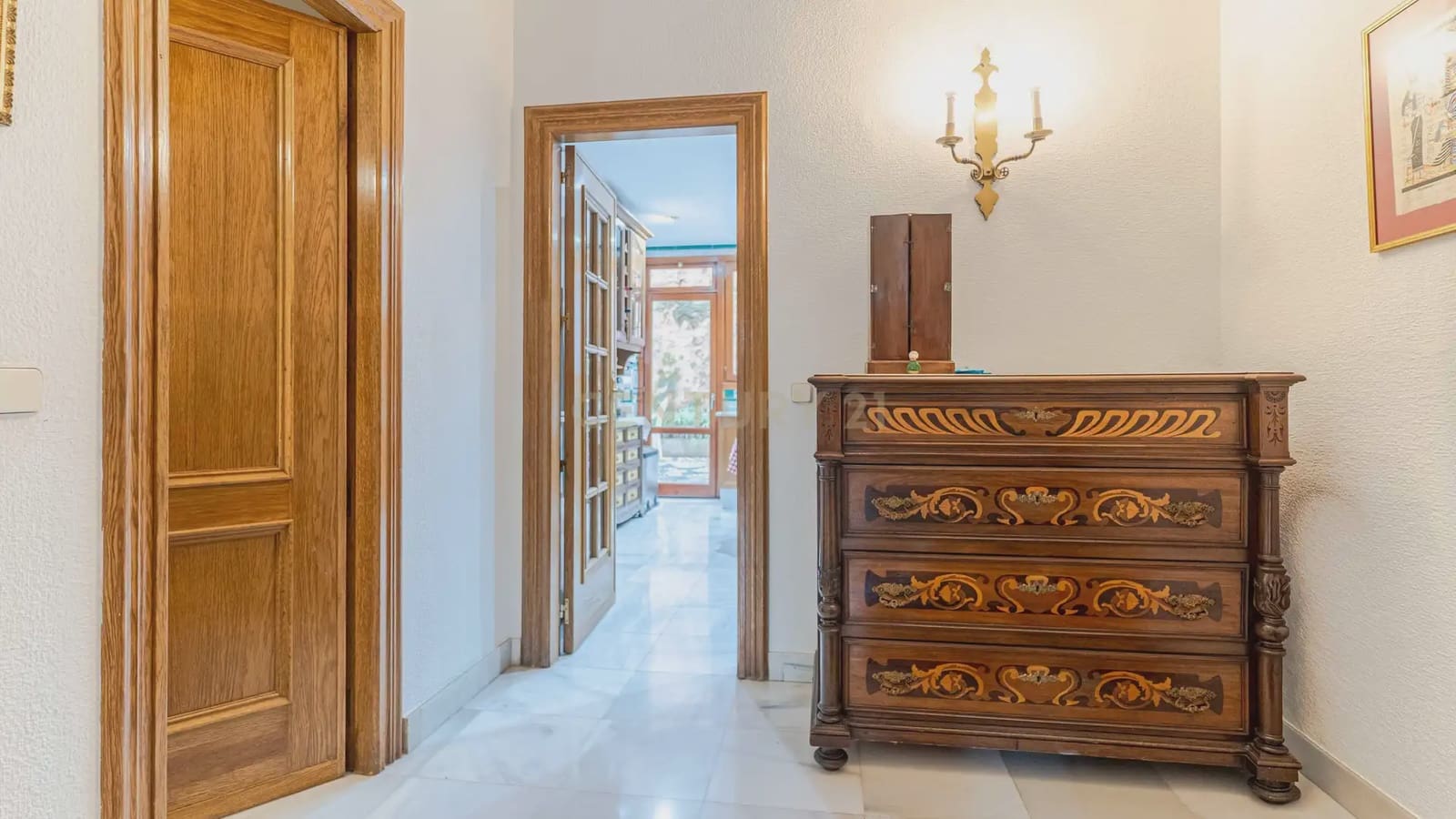4 bedroom Apartment for sale in Granada city with pool - € 1,680,000 (Ref: 9722677)