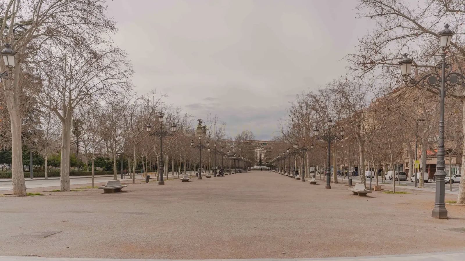 4 bedroom Apartment for sale in Granada city with pool - € 1,680,000 (Ref: 9722677)