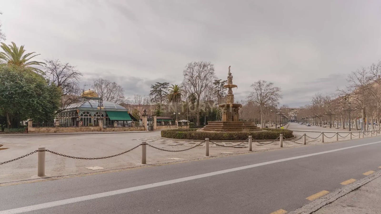 4 bedroom Apartment for sale in Granada city with pool - € 1,680,000 (Ref: 9722677)