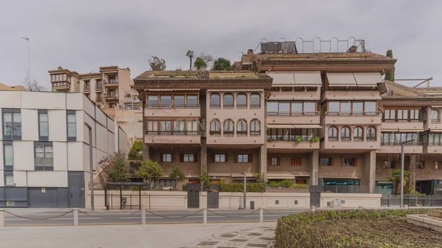 Apartamento de 4 habitaciones en San Matías - Realejo, Granada ciudad en venta con piscina - 1.680.000 € (Ref: 9722677)