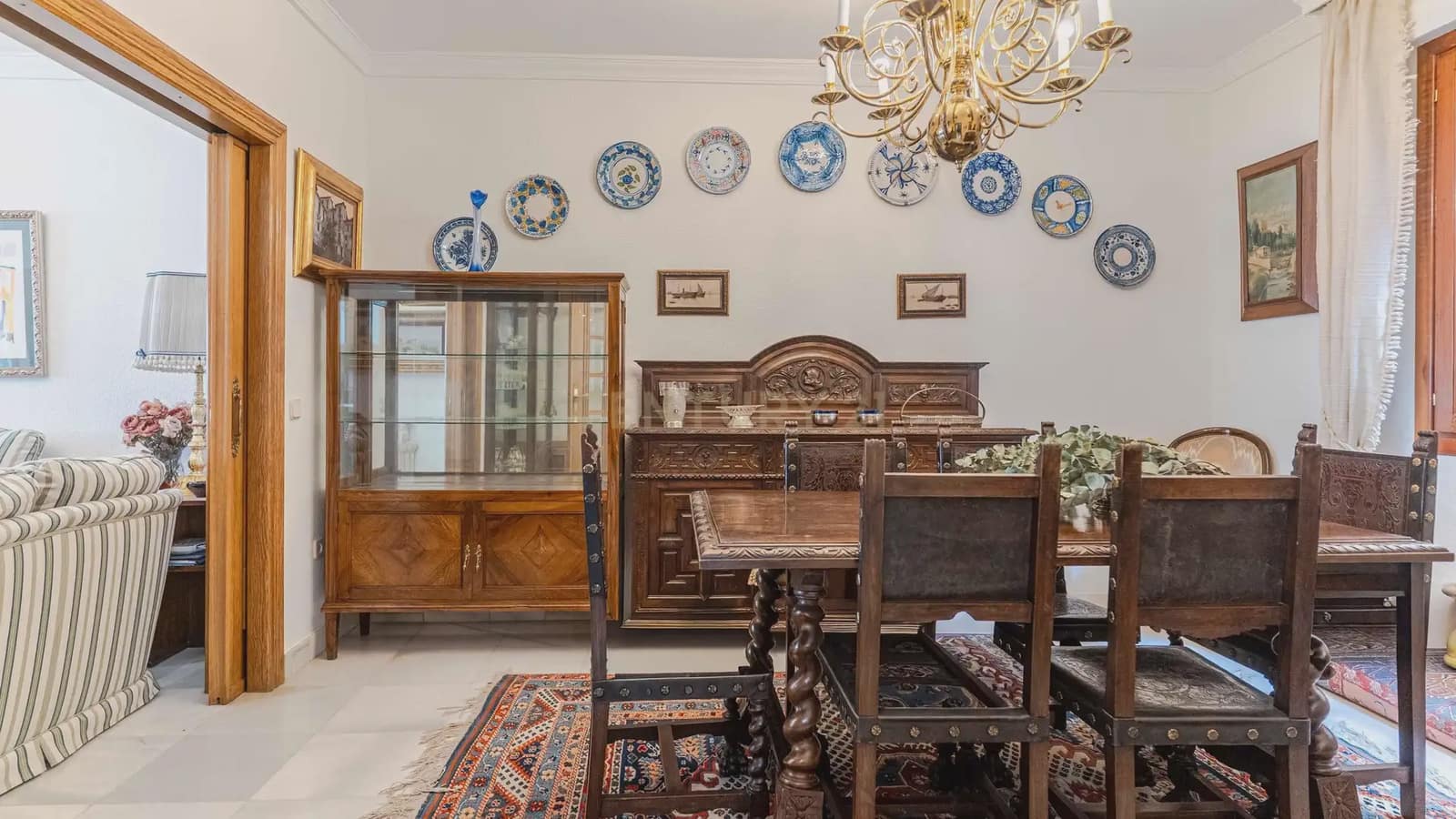 4 bedroom Apartment for sale in Granada city with pool - € 1,680,000 (Ref: 9722677)