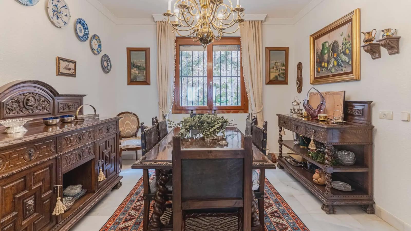 4 bedroom Apartment for sale in Granada city with pool - € 1,680,000 (Ref: 9722677)