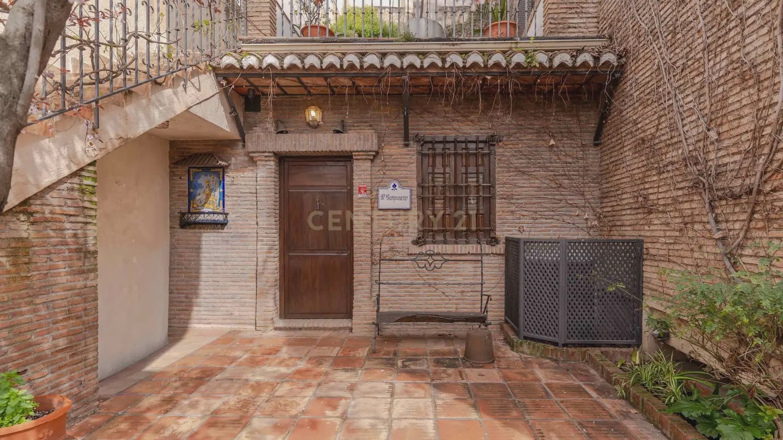 4 bedroom Apartment for sale in Granada city with pool - € 1,680,000 (Ref: 9722677)