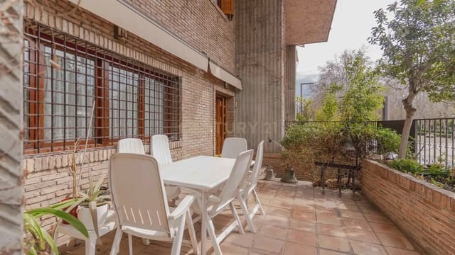 Apartamento de 4 habitaciones en San Matías - Realejo, Granada ciudad en venta con piscina - 1.680.000 € (Ref: 9722677)