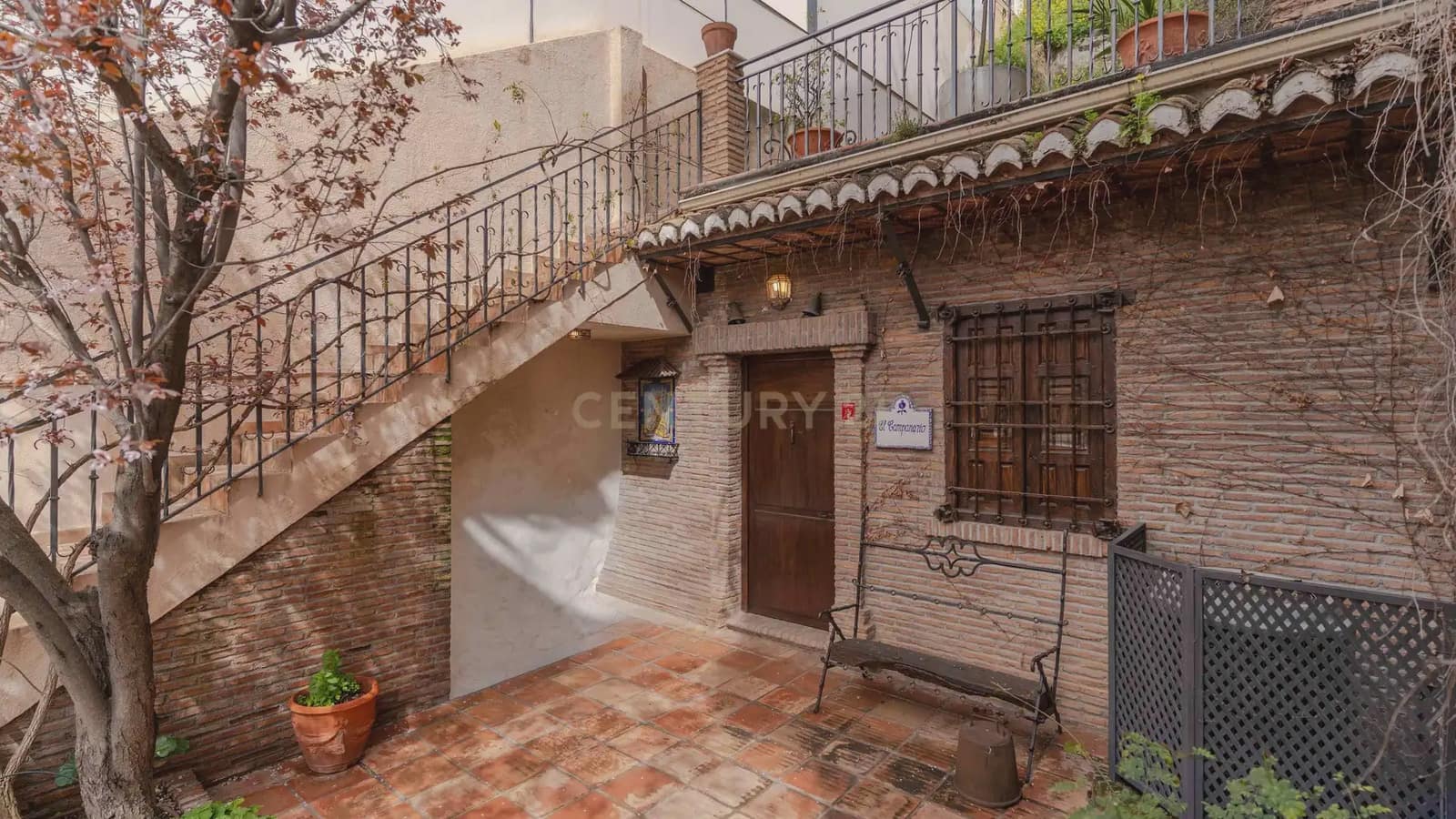 4 bedroom Apartment for sale in Granada city with pool - € 1,680,000 (Ref: 9722677)