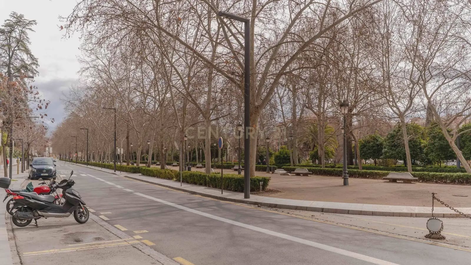 4 bedroom Apartment for sale in Granada city with pool - € 1,680,000 (Ref: 9722677)