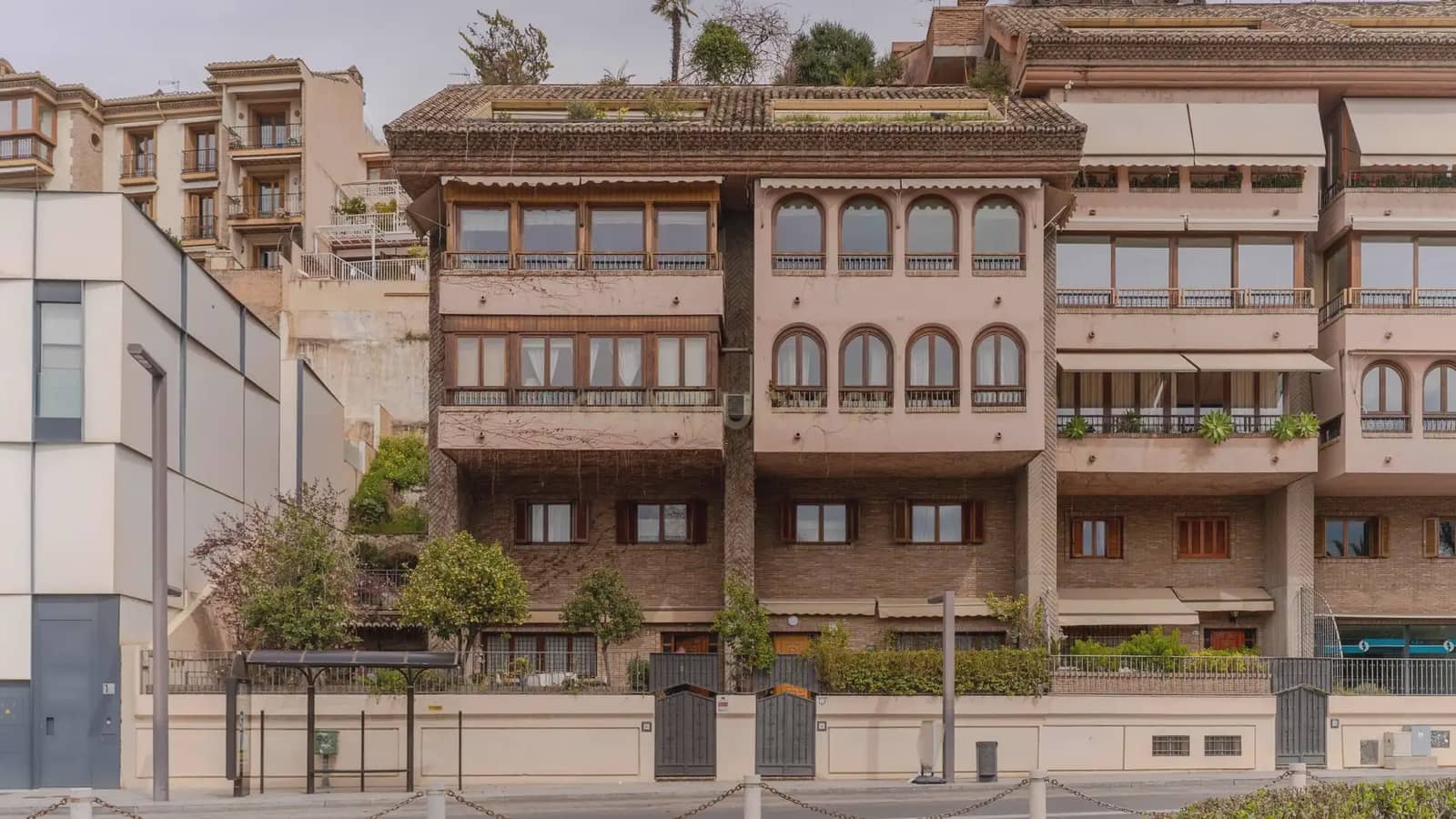 4 bedroom Apartment for sale in Granada city with pool - € 1,680,000 (Ref: 9722677)