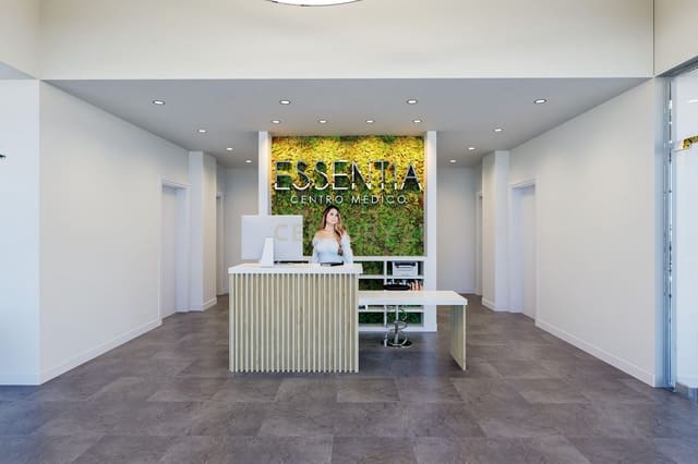 Gewerbe zu vermieten in Pajaritos - Plaza de Toros, Granada Stadt - 1.200 € (Ref: 9723530)