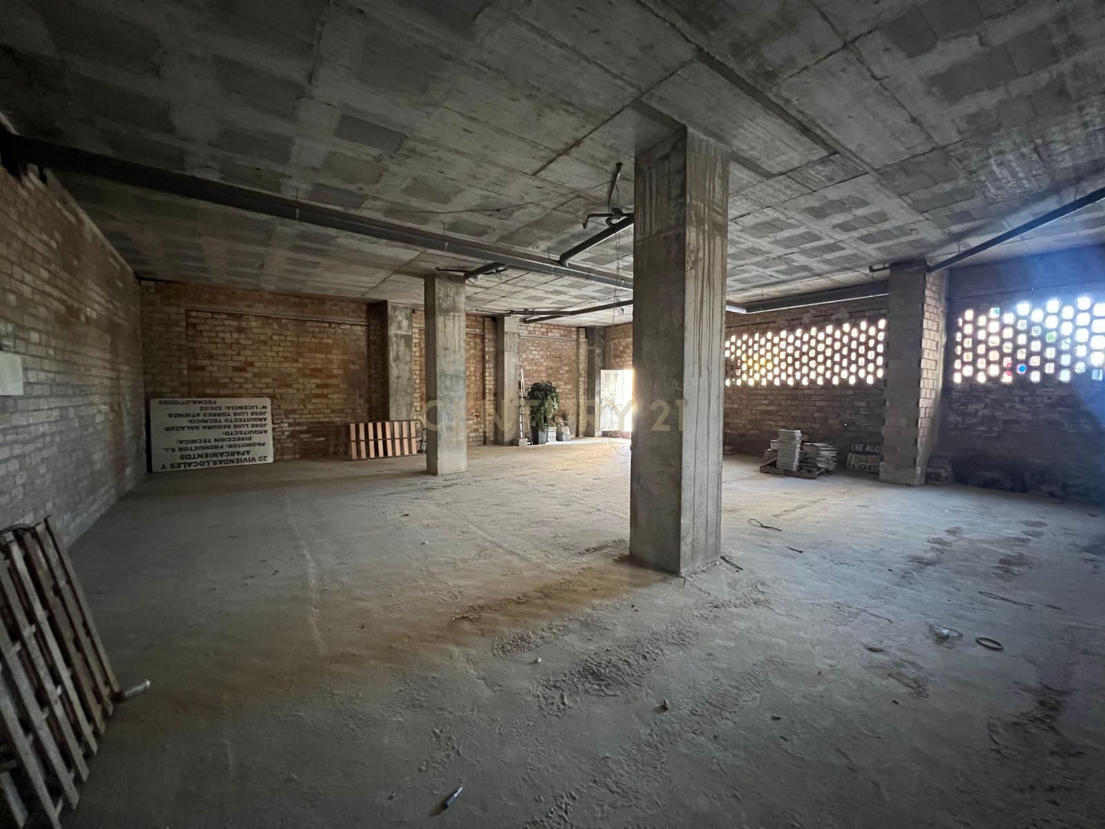 Commercial for rent in Granada city - € 1,200 (Ref: 9723530)