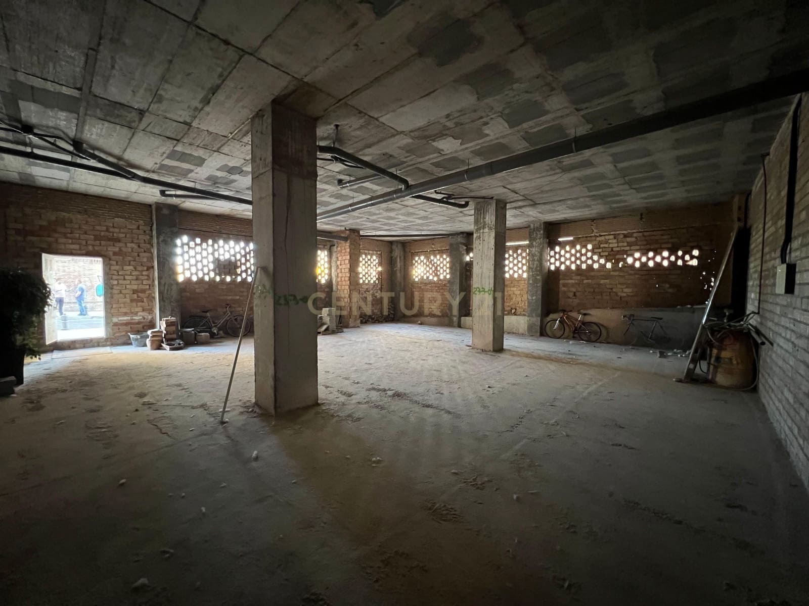 Commercial for rent in Granada city - € 1,200 (Ref: 9723530)