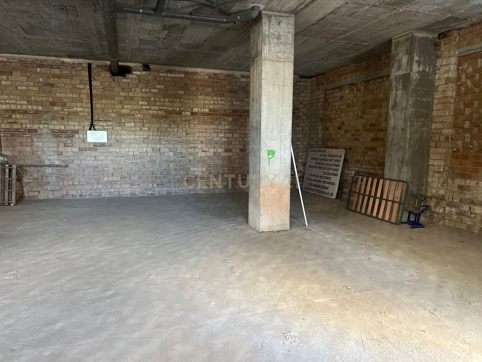 Commercial for rent in Granada city - € 1,200 (Ref: 9723530)