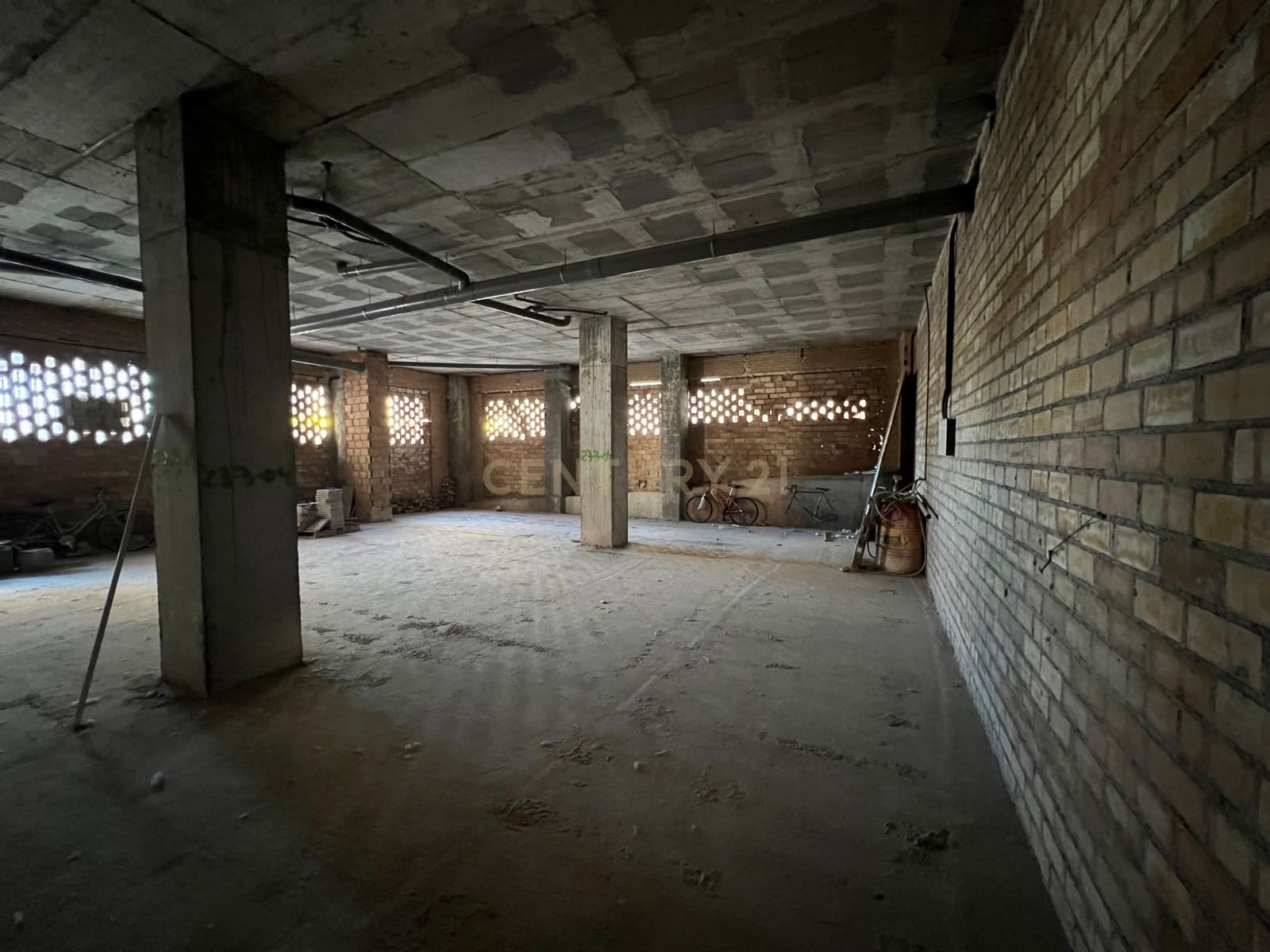 Commercial for rent in Granada city - € 1,200 (Ref: 9723530)