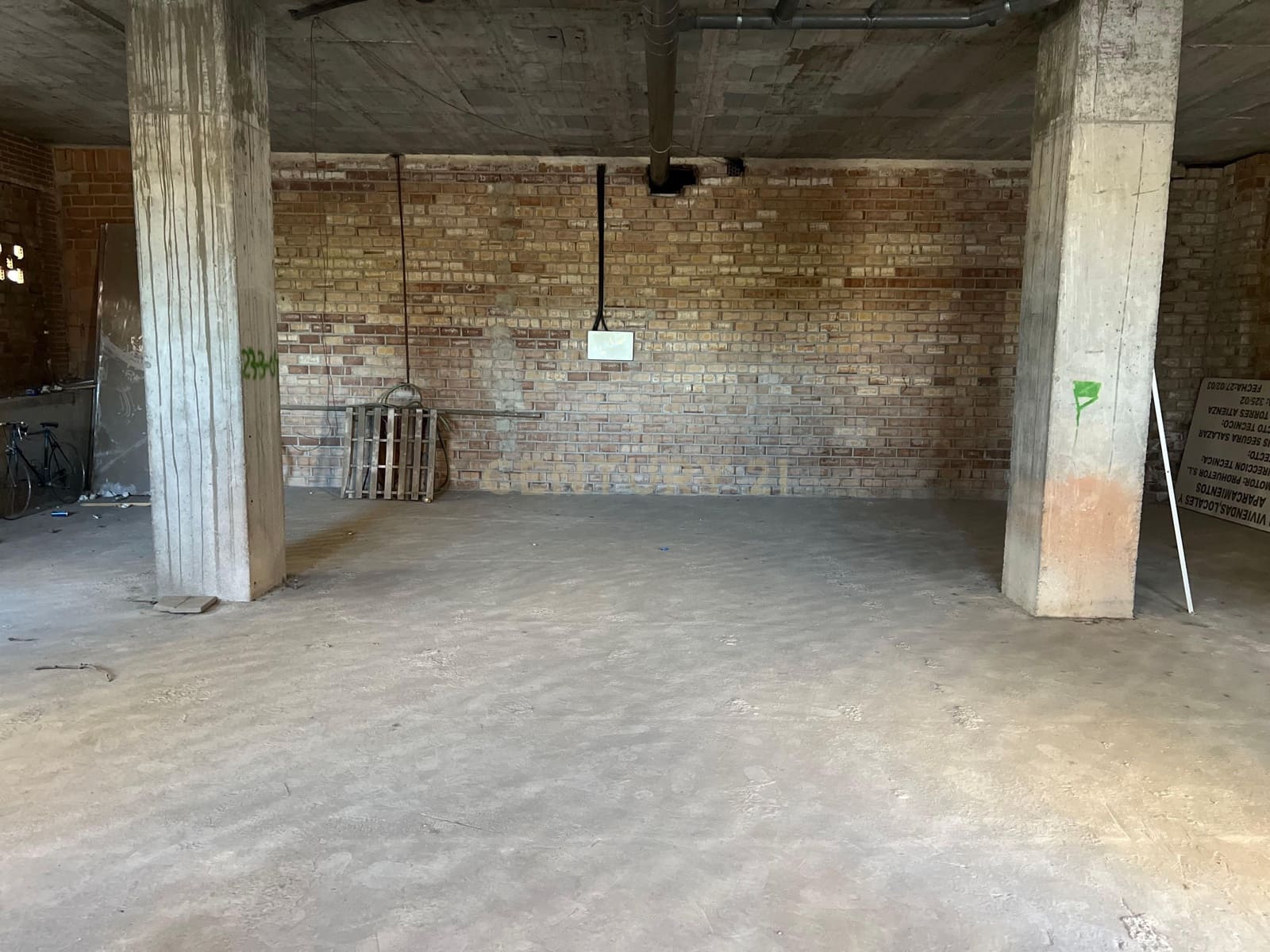 Commercial for rent in Granada city - € 1,200 (Ref: 9723530)