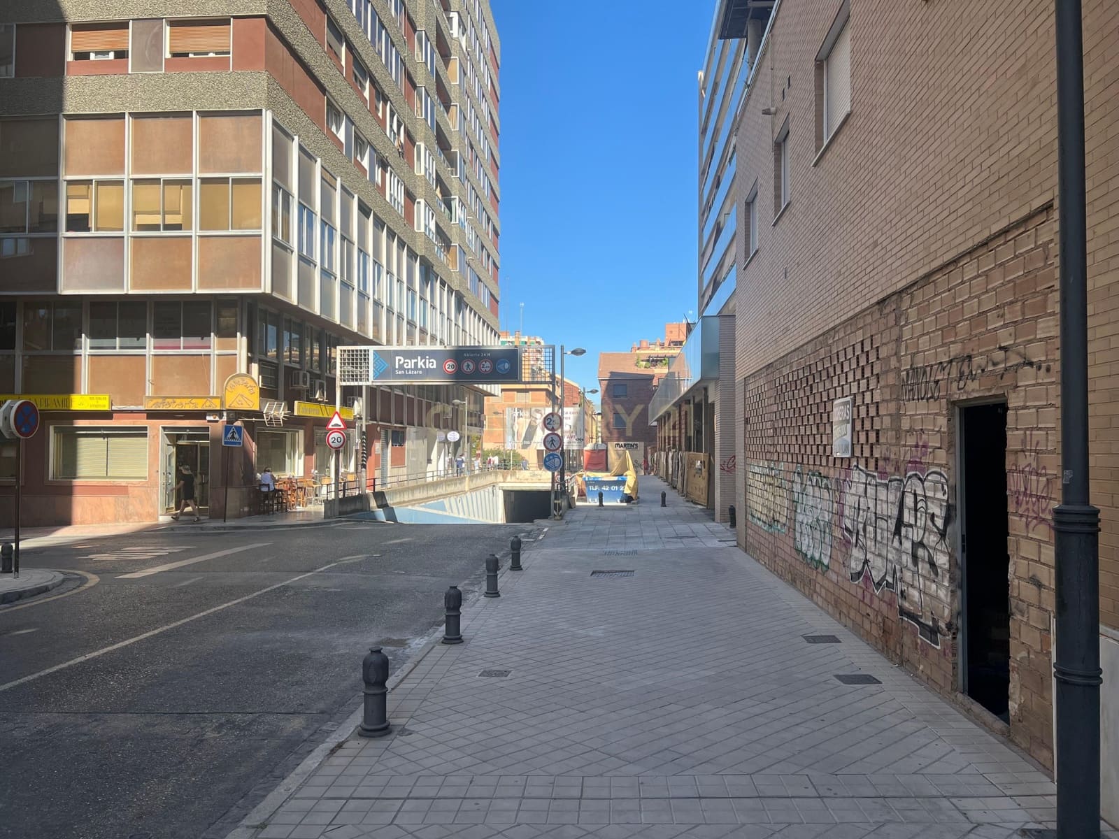 Commercial for rent in Granada city - € 1,200 (Ref: 9723530)