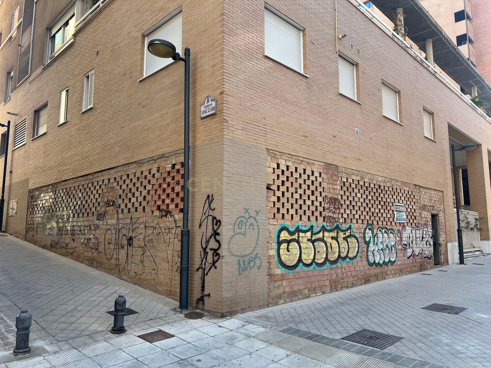 Commercial for rent in Granada city - € 1,200 (Ref: 9723530)