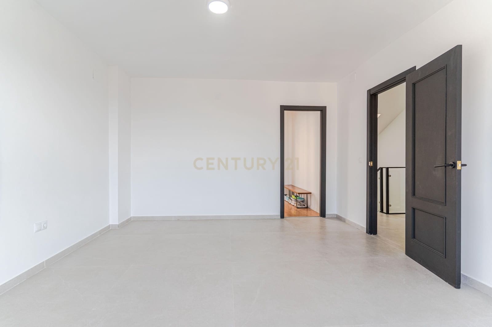 6 bedroom Villa for sale in Monachil - € 345,000 (Ref: 9723531)