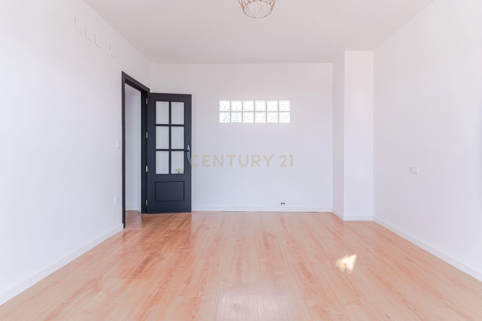 6 bedroom Villa for sale in Monachil - € 345,000 (Ref: 9723531)