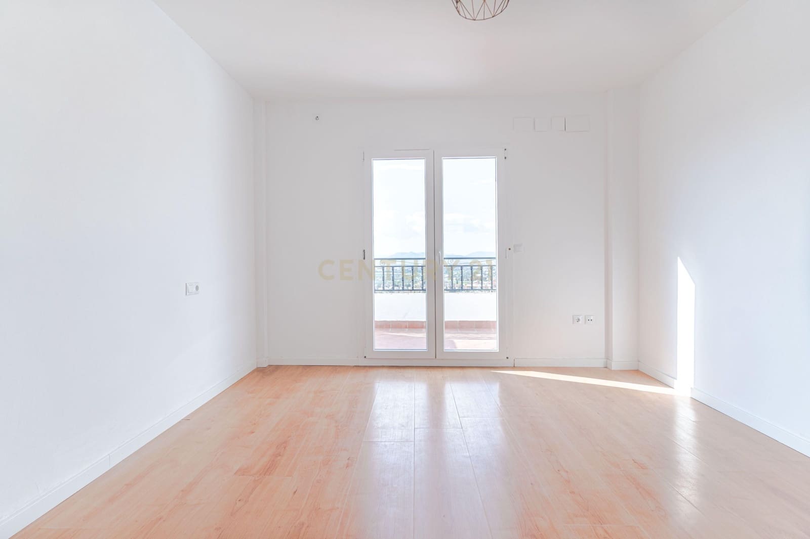 6 bedroom Villa for sale in Monachil - € 345,000 (Ref: 9723531)