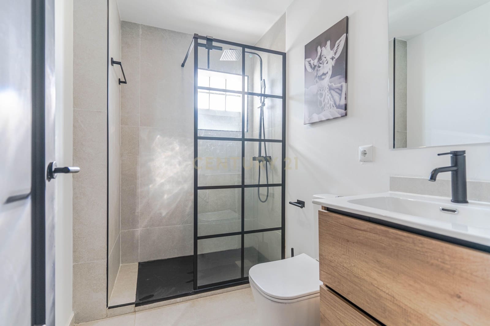 6 bedroom Villa for sale in Monachil - € 345,000 (Ref: 9723531)