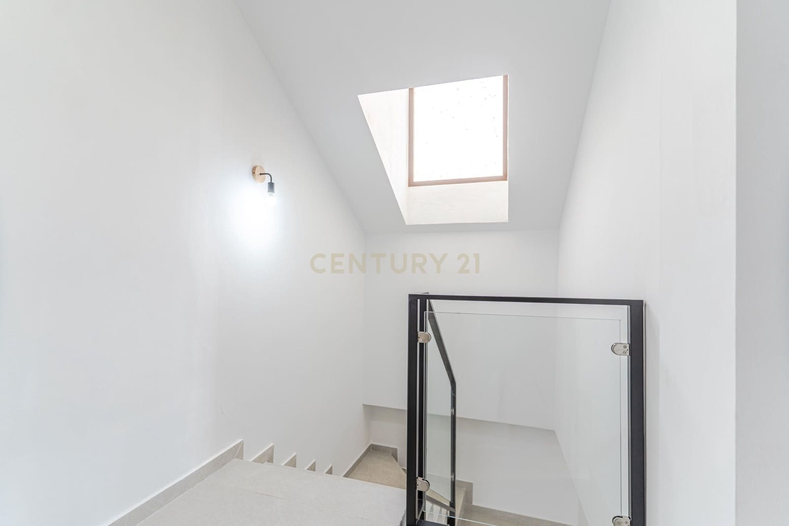 6 bedroom Villa for sale in Monachil - € 345,000 (Ref: 9723531)