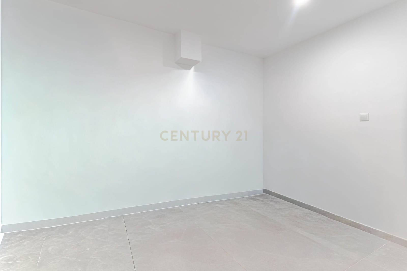 6 bedroom Villa for sale in Monachil - € 345,000 (Ref: 9723531)