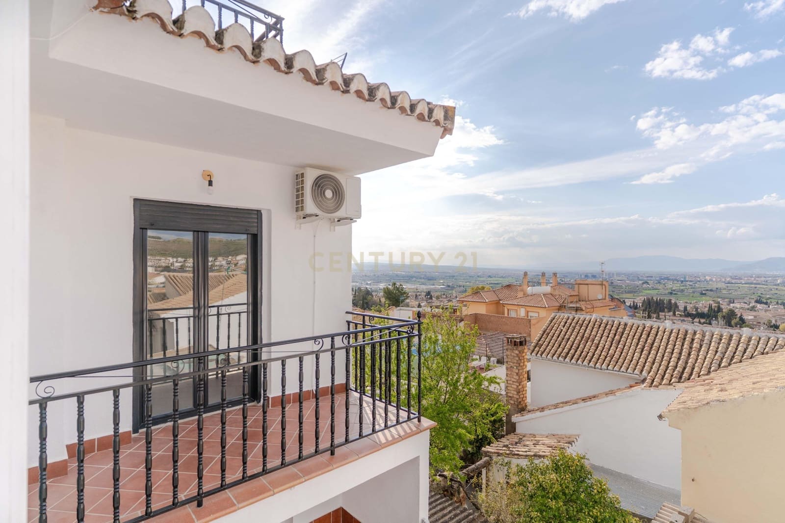 6 bedroom Villa for sale in Monachil - € 345,000 (Ref: 9723531)