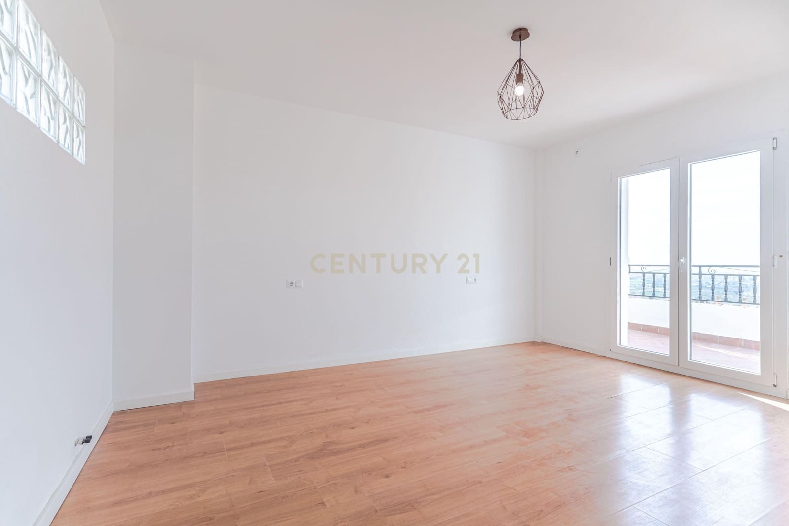 6 bedroom Villa for sale in Monachil - € 345,000 (Ref: 9723531)