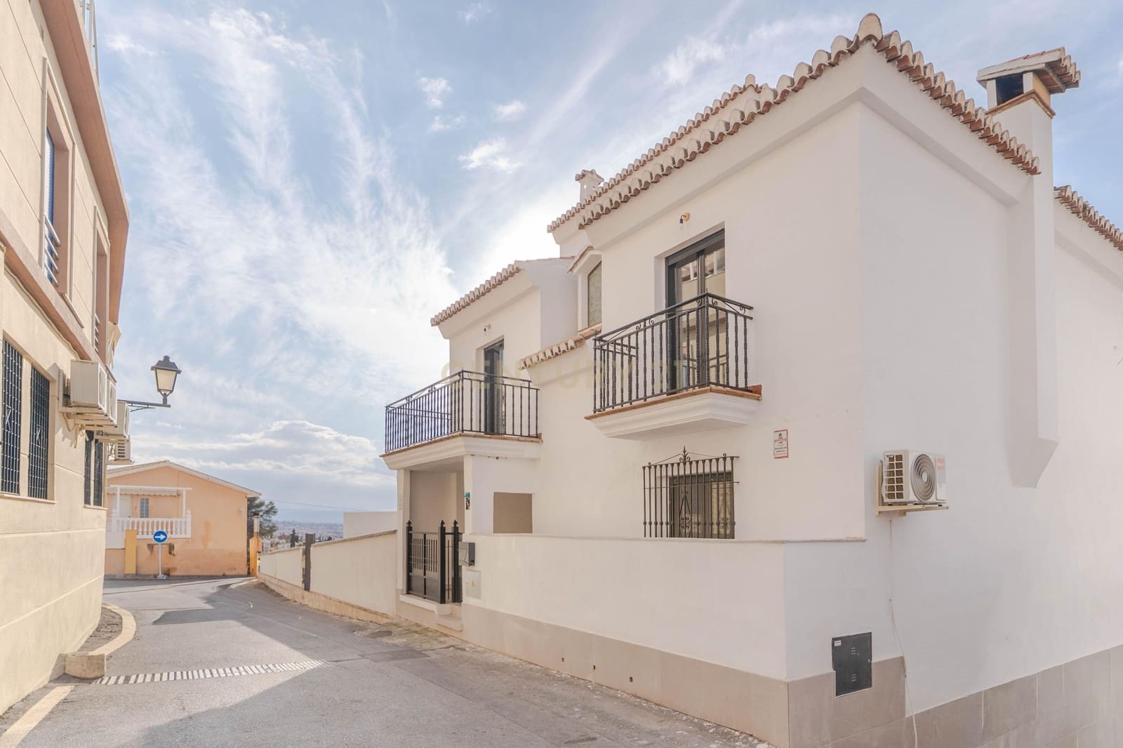 6 bedroom Villa for sale in Monachil - € 345,000 (Ref: 9723531)