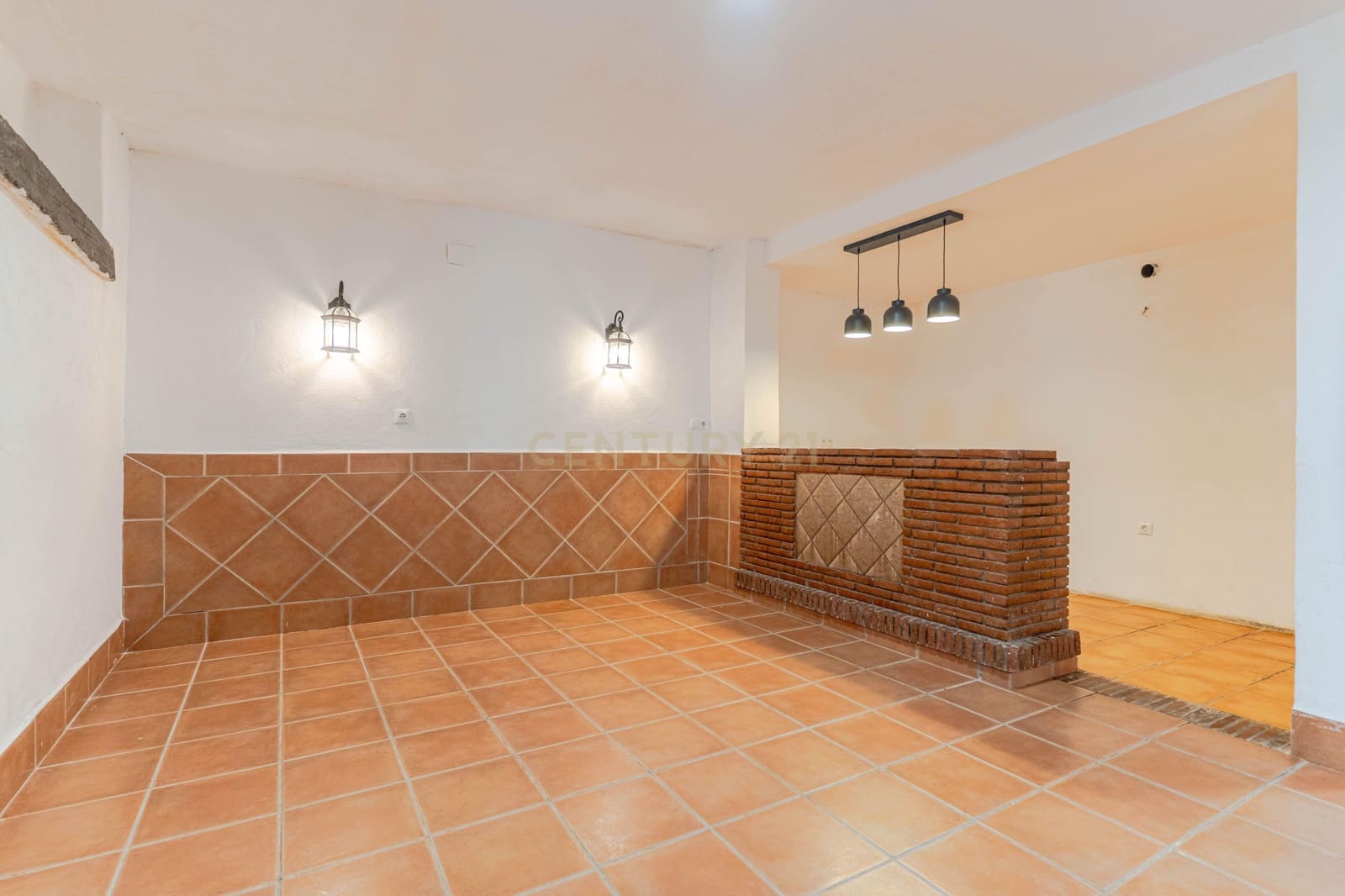 6 bedroom Villa for sale in Monachil - € 345,000 (Ref: 9723531)