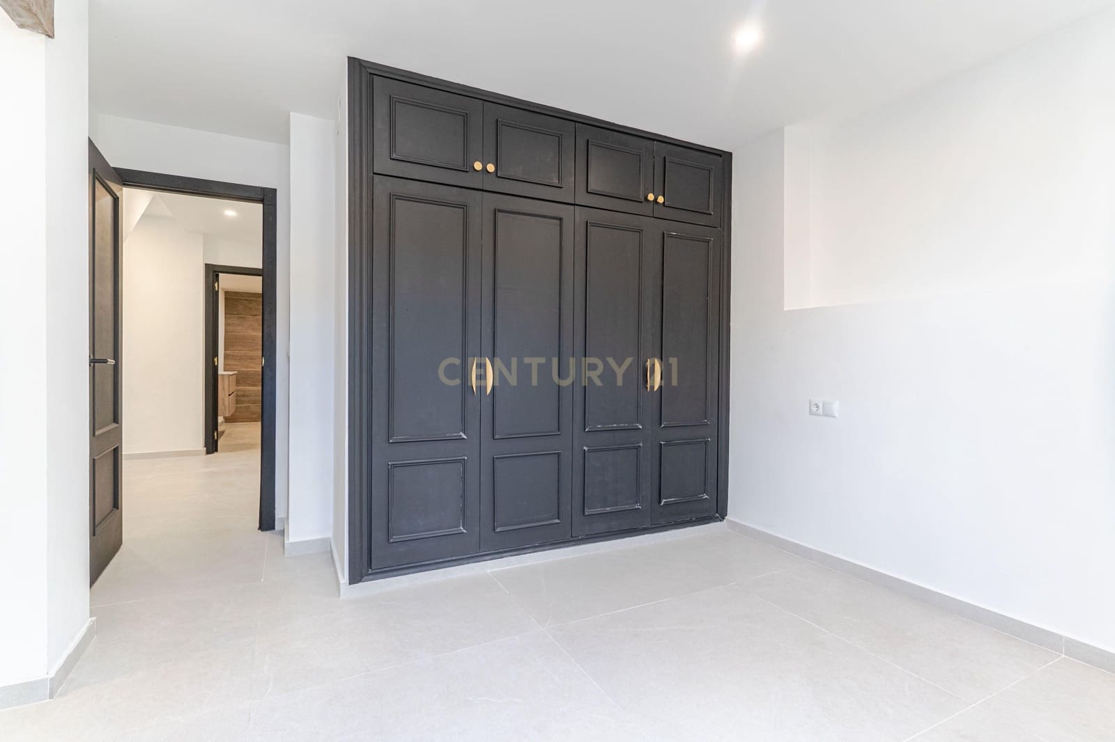 6 bedroom Villa for sale in Monachil - € 345,000 (Ref: 9723531)