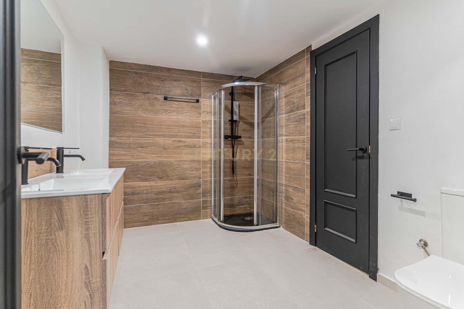 6 bedroom Villa for sale in Monachil - € 345,000 (Ref: 9723531)