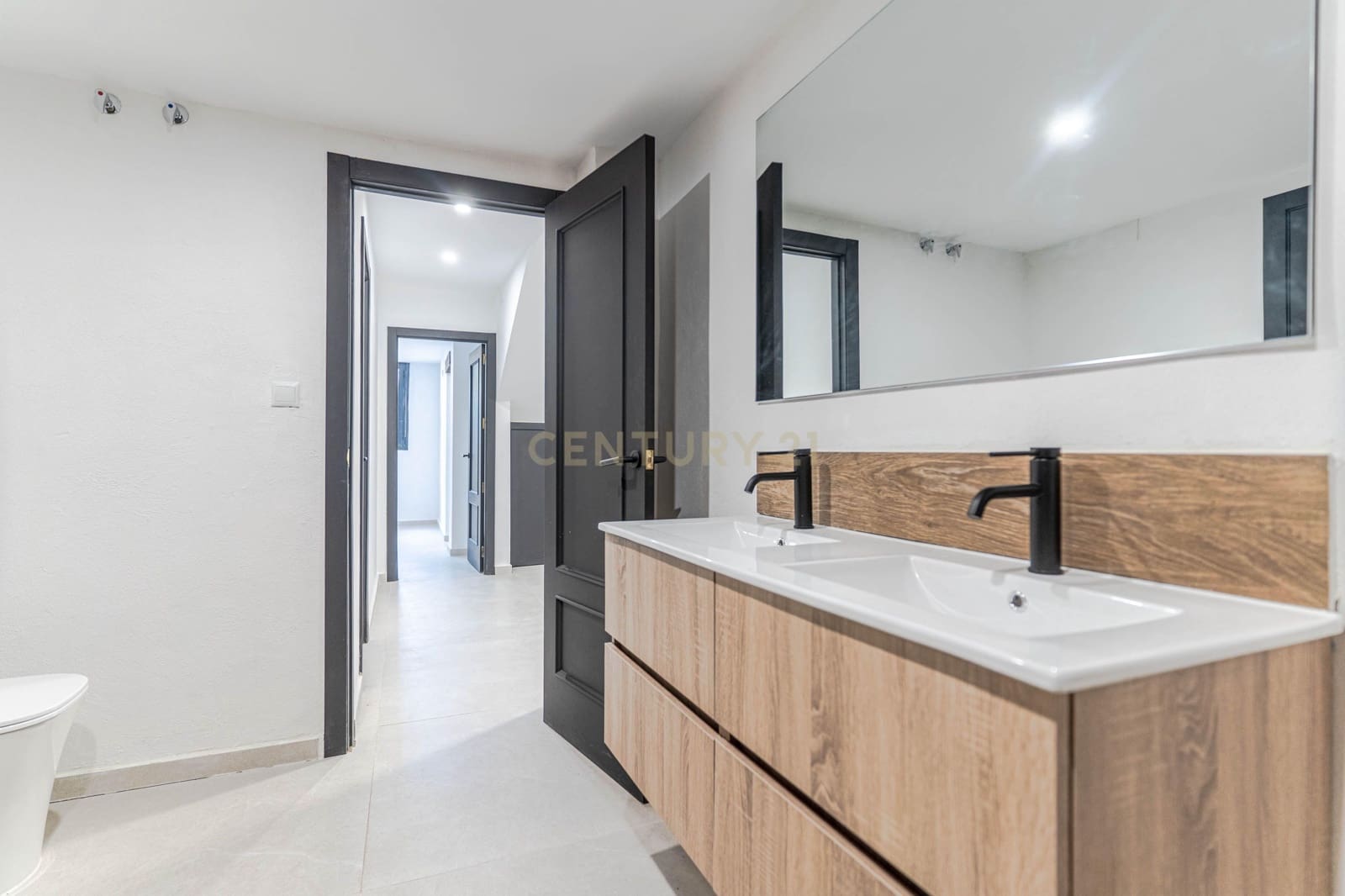 6 bedroom Villa for sale in Monachil - € 345,000 (Ref: 9723531)