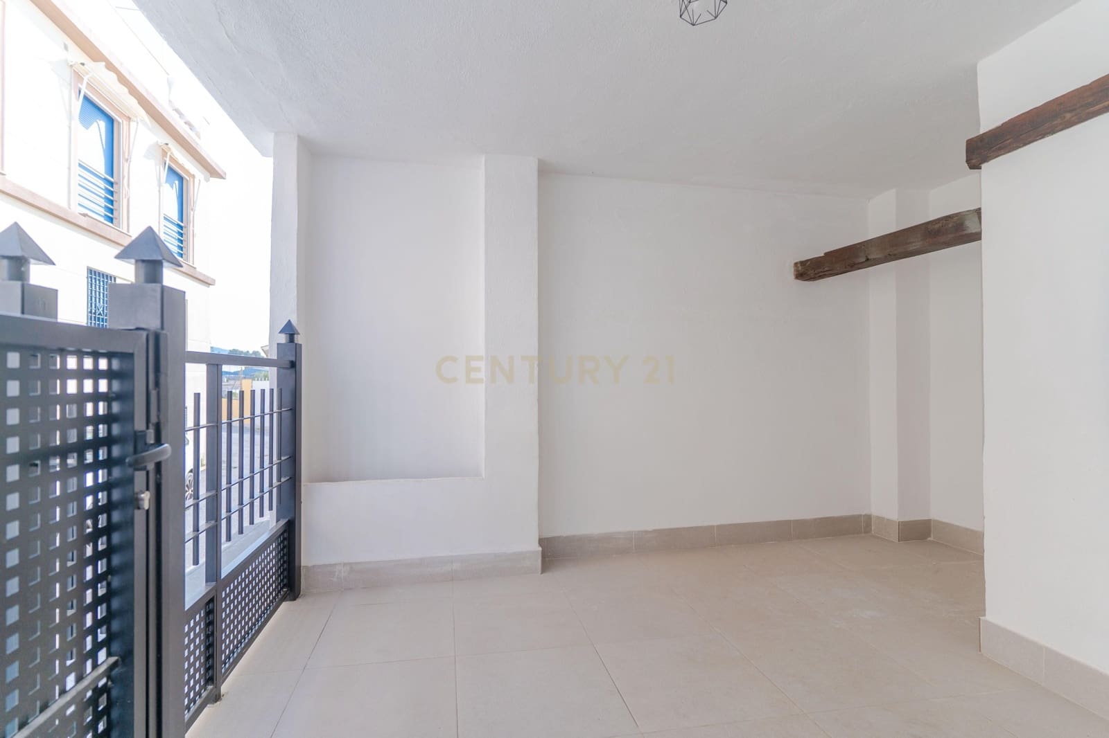 6 bedroom Villa for sale in Monachil - € 345,000 (Ref: 9723531)