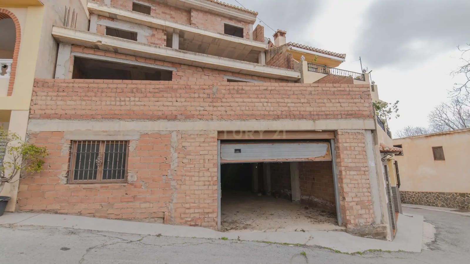 3 bedroom Villa for sale in Lanjaron - € 120,000 (Ref: 9734050)