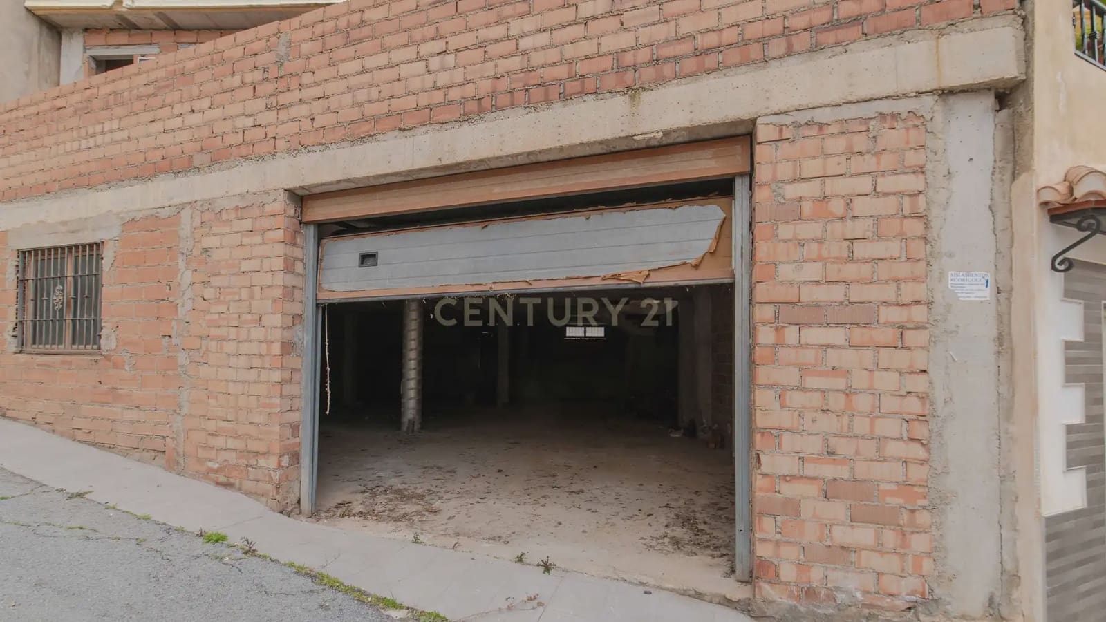 3 bedroom Villa for sale in Lanjaron - € 120,000 (Ref: 9734050)