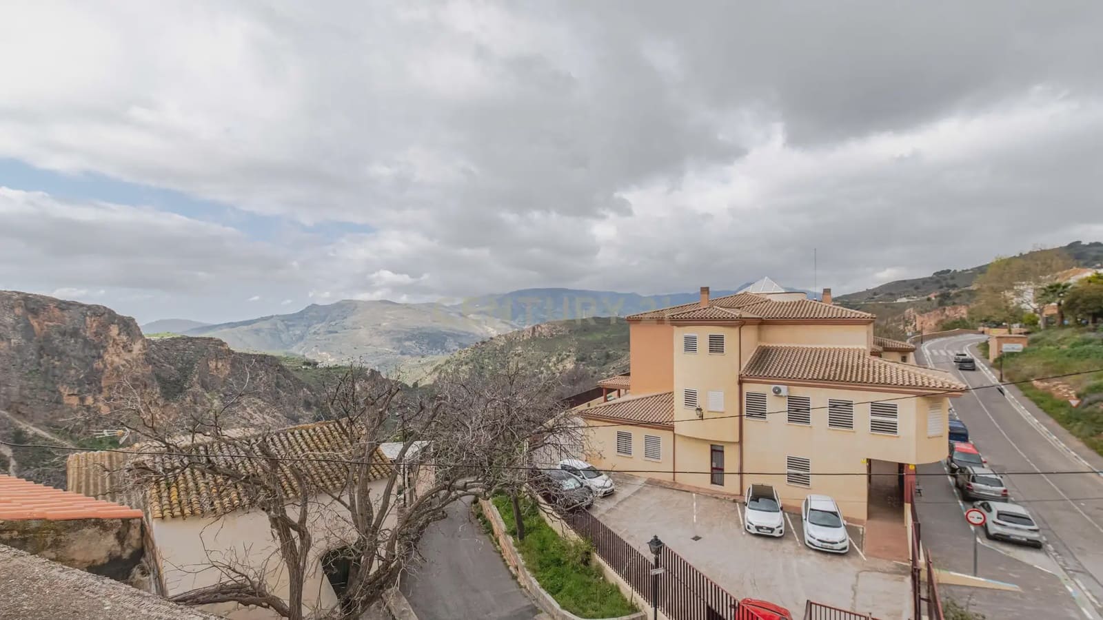 3 bedroom Villa for sale in Lanjaron - € 120,000 (Ref: 9734050)