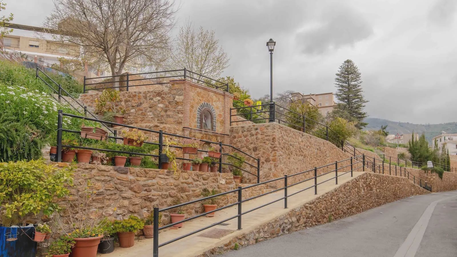 3 bedroom Villa for sale in Lanjaron - € 120,000 (Ref: 9734050)