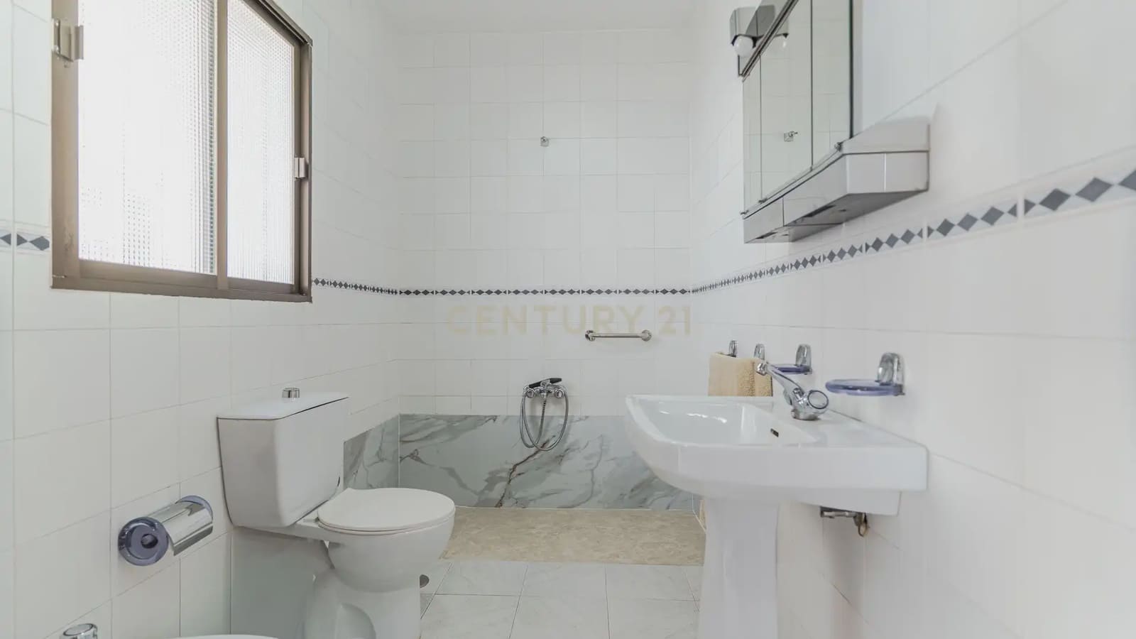 1 quarto Apartamento para venda em Santa Fe - 94 000 € (Ref: 9737295)