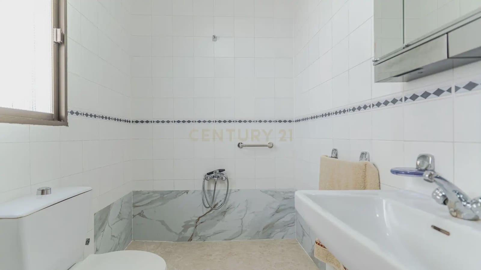 1 quarto Apartamento para venda em Santa Fe - 94 000 € (Ref: 9737295)