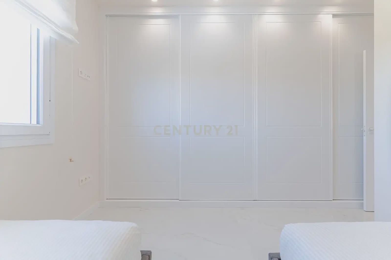 3 soverom Villa til leie i La Zubia med svømmebasseng garasje - € 3 300 (Ref: 9752519)