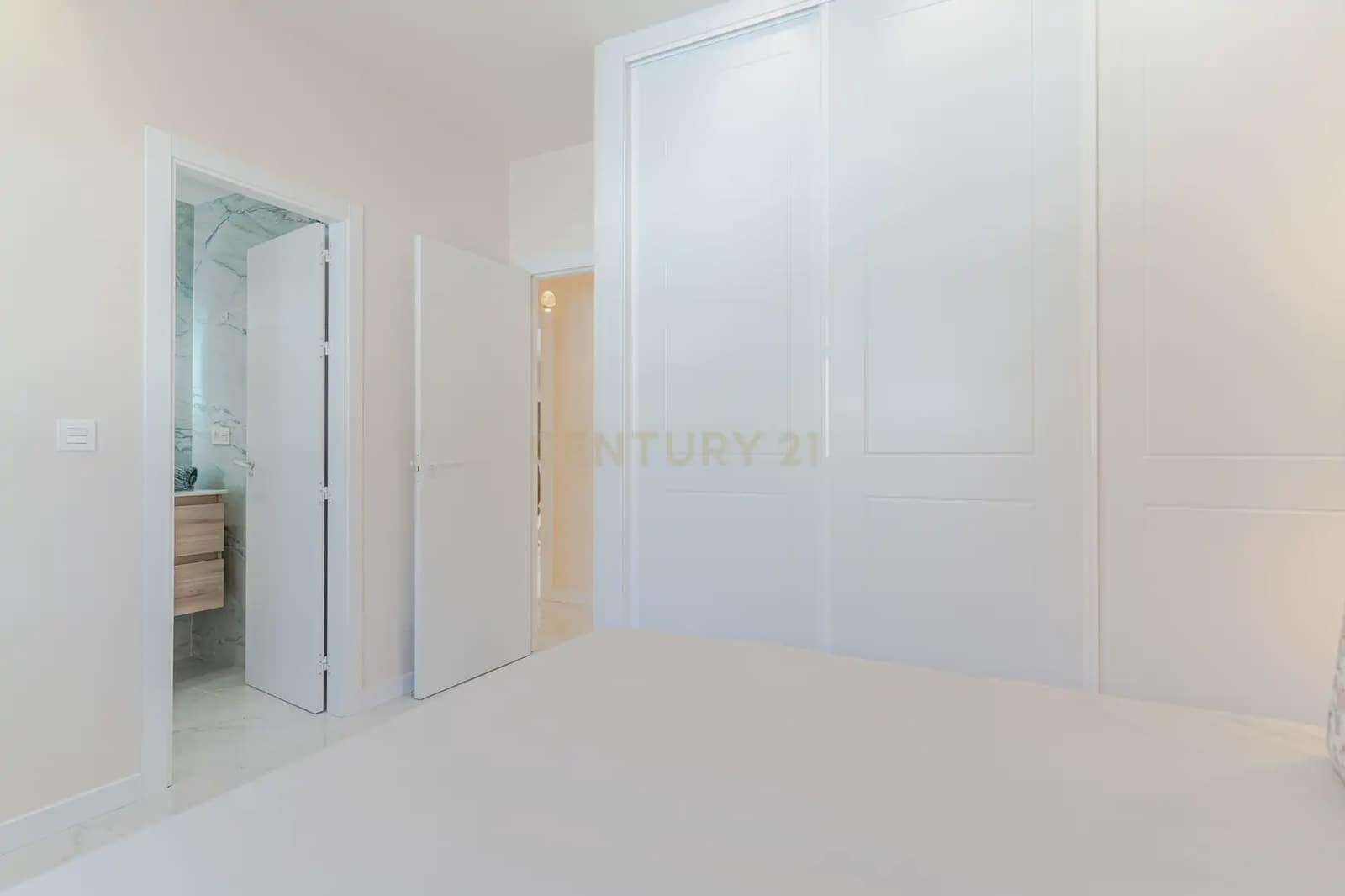 3 soverom Villa til leie i La Zubia med svømmebasseng garasje - € 3 300 (Ref: 9752519)