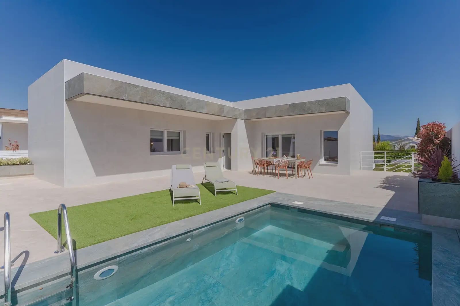 3 soverom Villa til leie i La Zubia med svømmebasseng garasje - € 3 300 (Ref: 9752519)