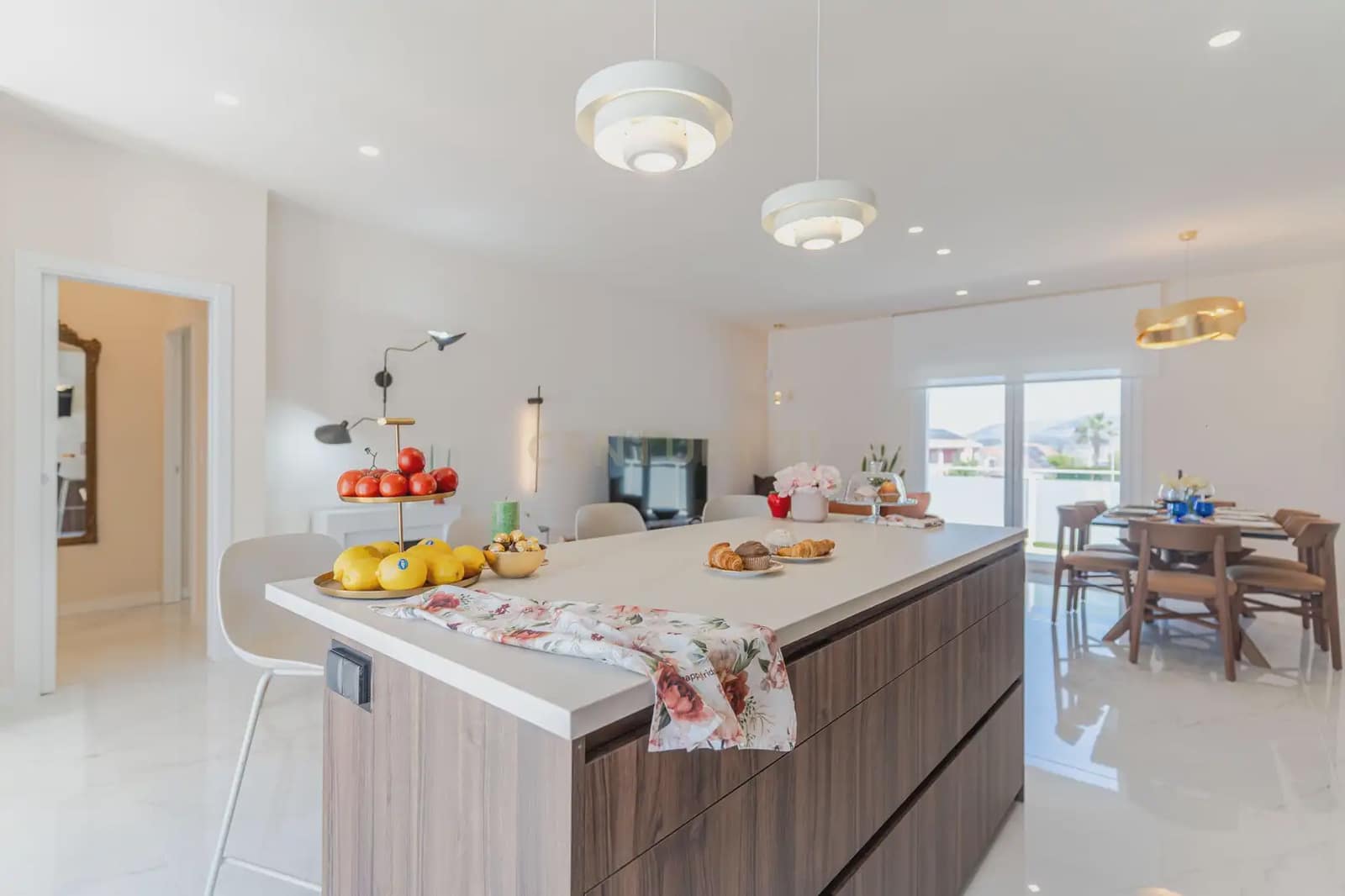 3 soverom Villa til leie i La Zubia med svømmebasseng garasje - € 3 300 (Ref: 9752519)