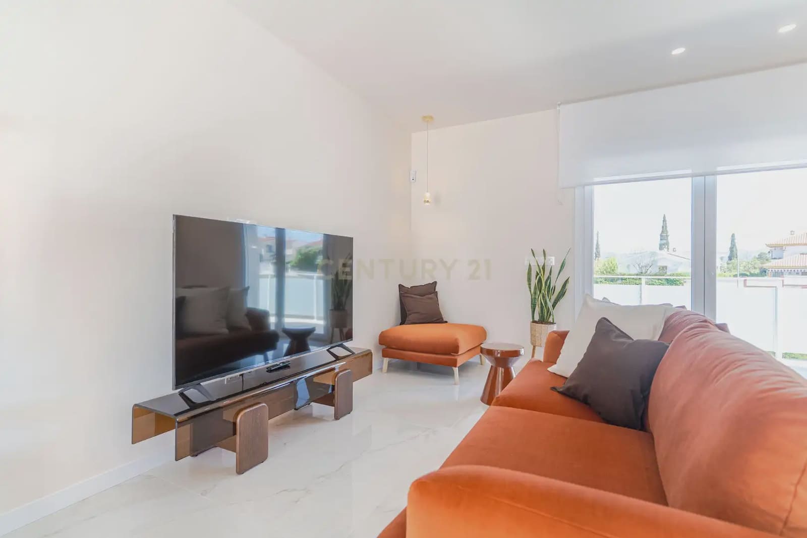 3 soverom Villa til leie i La Zubia med svømmebasseng garasje - € 3 300 (Ref: 9752519)