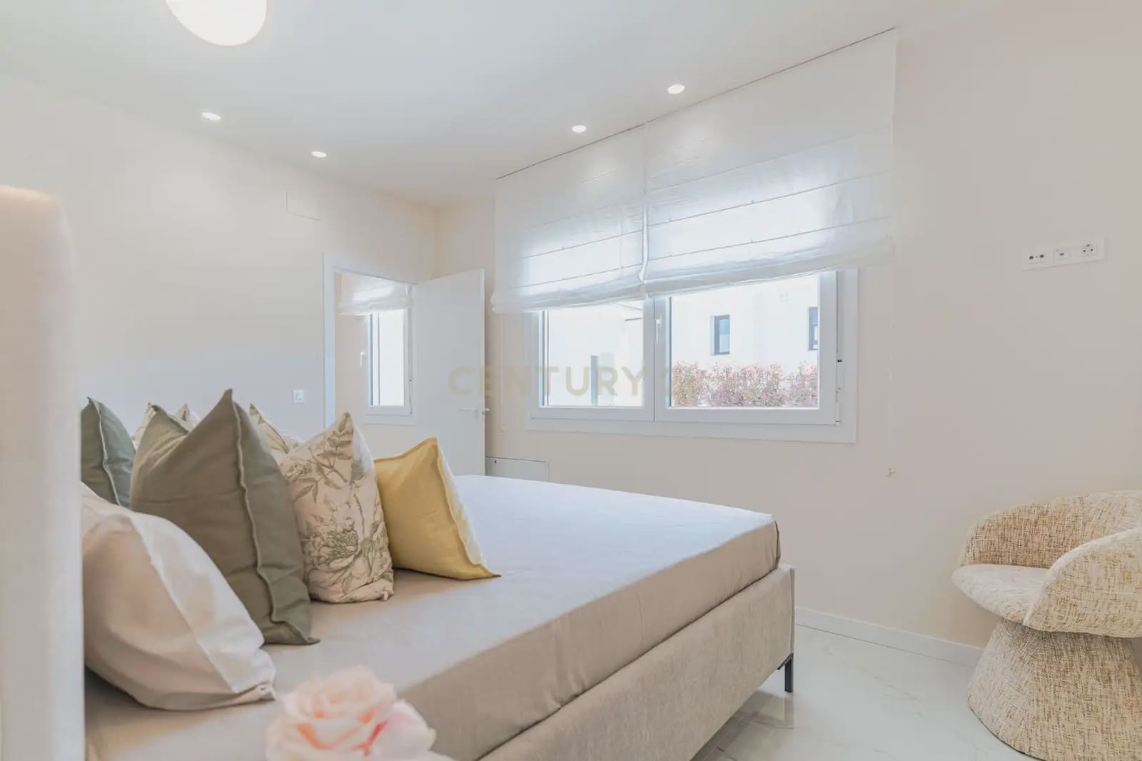 3 soverom Villa til leie i La Zubia med svømmebasseng garasje - € 3 300 (Ref: 9752519)