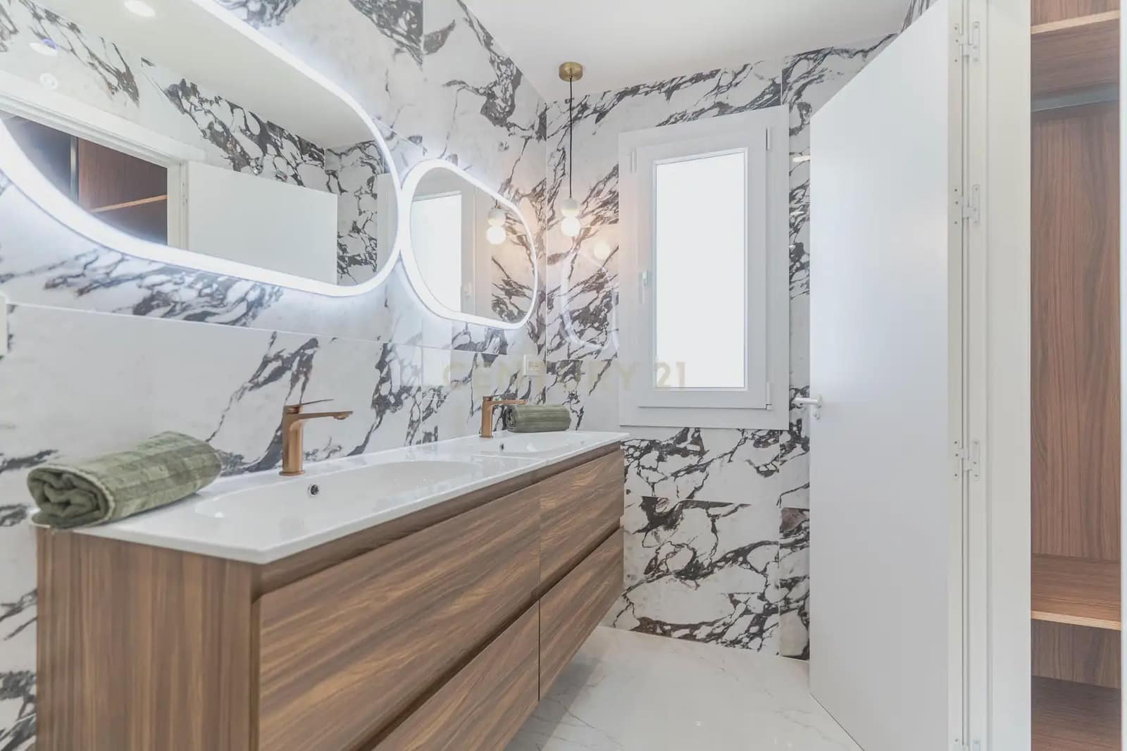 3 soverom Villa til leie i La Zubia med svømmebasseng garasje - € 3 300 (Ref: 9752519)