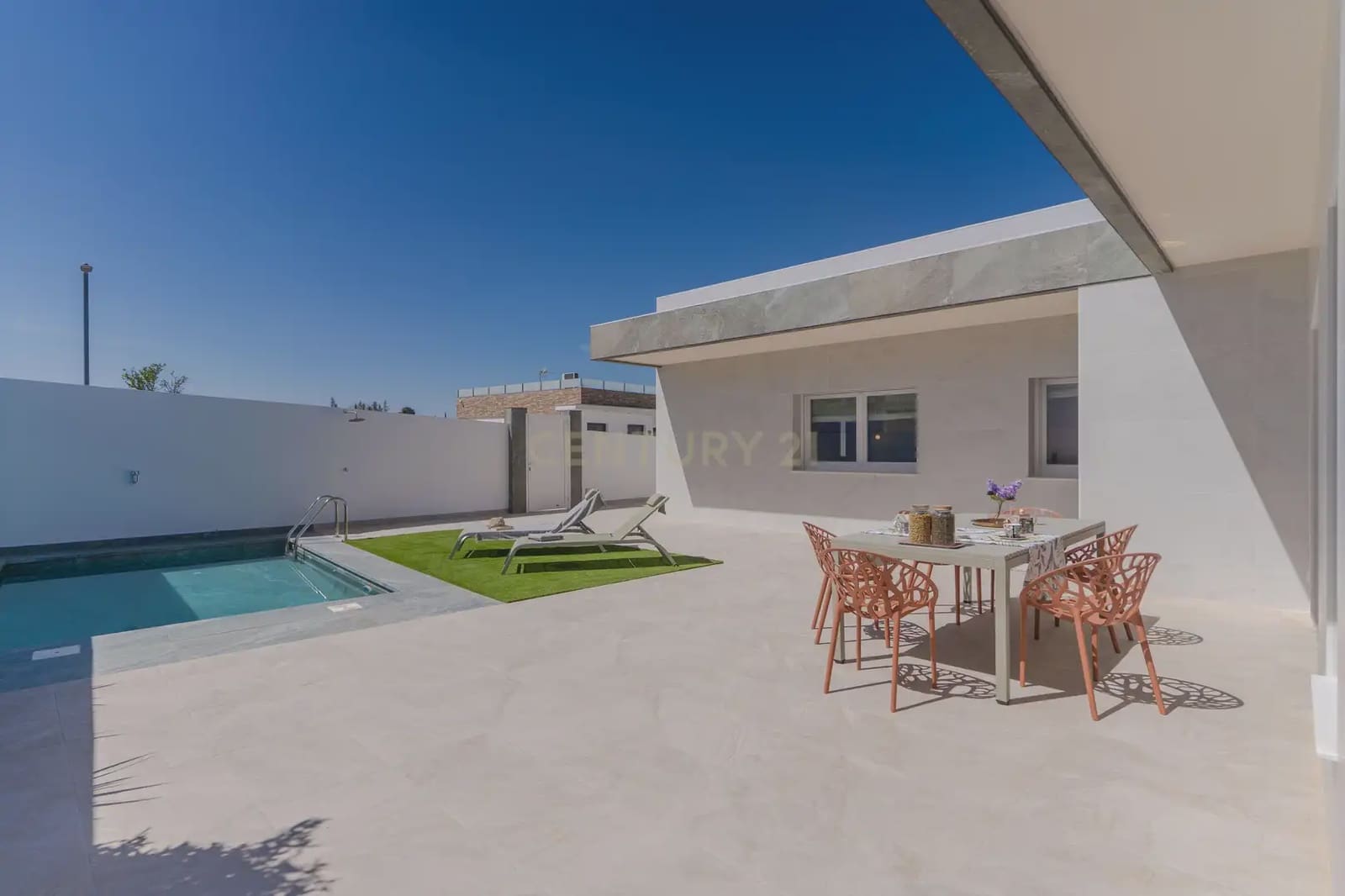 3 soverom Villa til leie i La Zubia med svømmebasseng garasje - € 3 300 (Ref: 9752519)