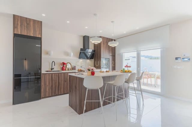 3 soverom Villa til leie i La Zubia med svømmebasseng garasje - € 3 300 (Ref: 9752519)