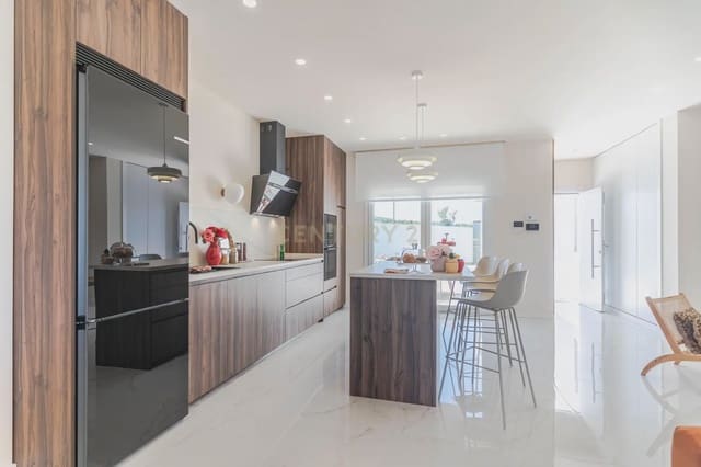 3 soverom Villa til leie i La Zubia med svømmebasseng garasje - € 3 300 (Ref: 9752519)