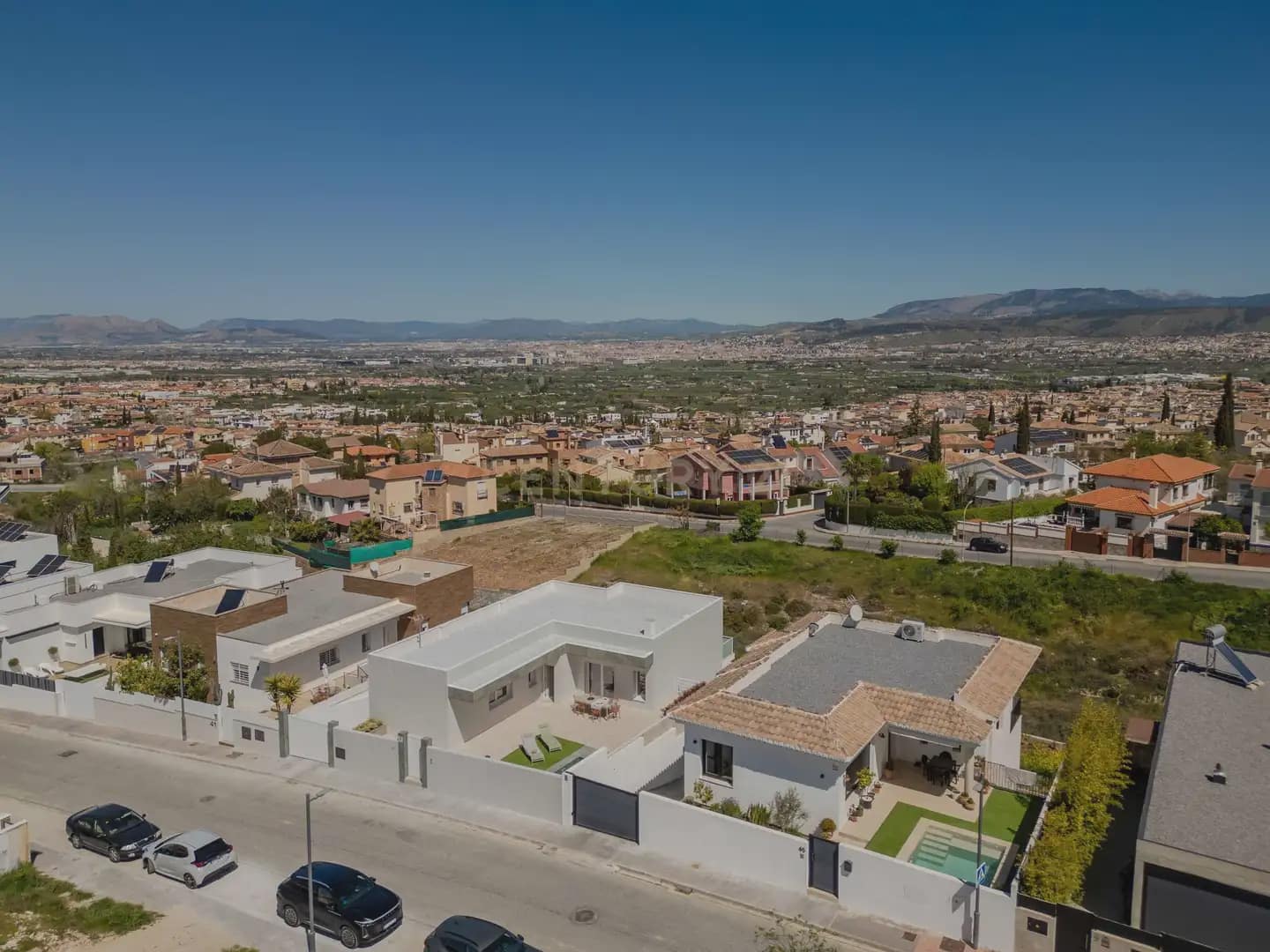 3 soverom Villa til leie i La Zubia med svømmebasseng garasje - € 3 300 (Ref: 9752519)